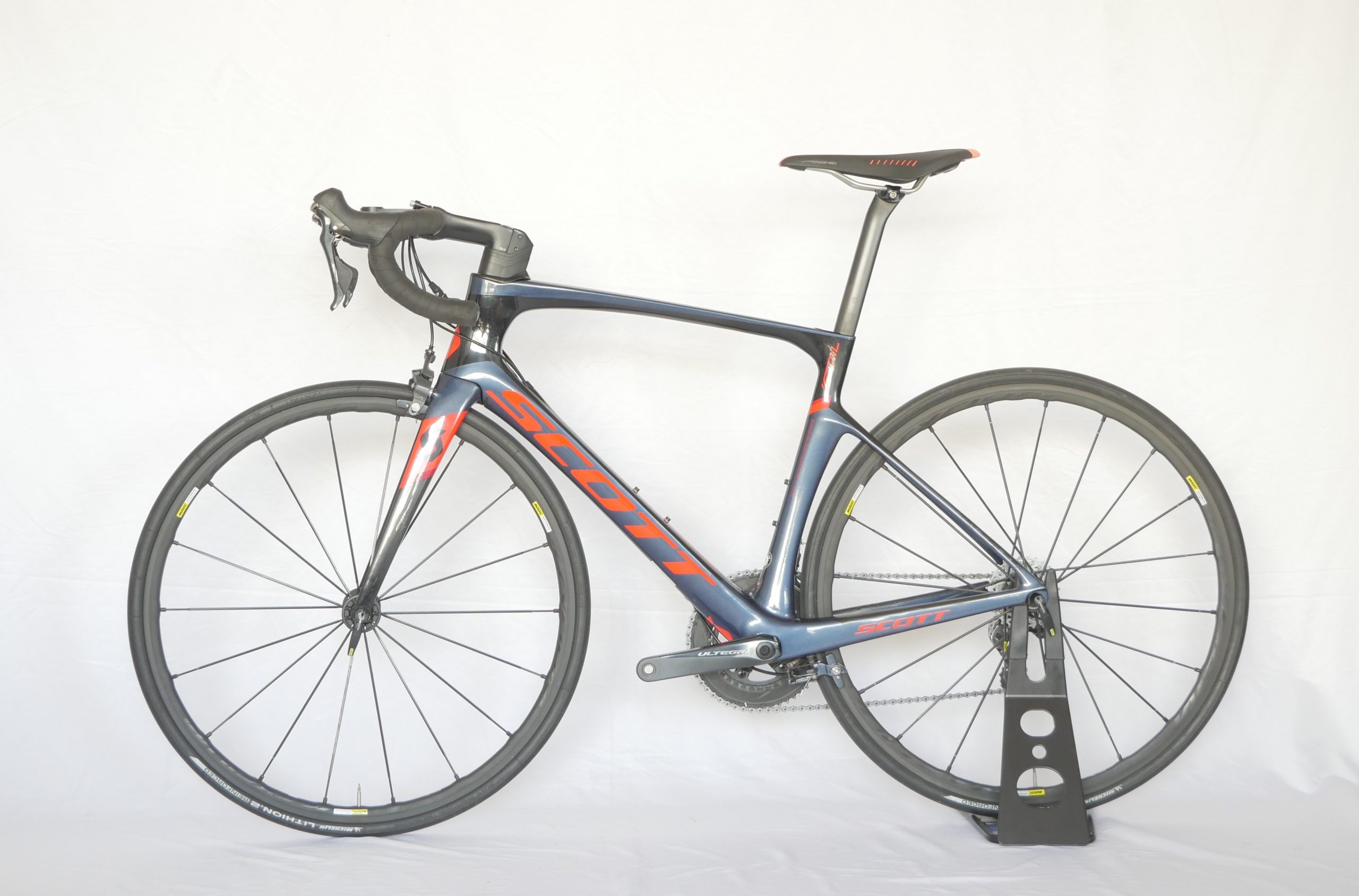 Road Bike Scott Foil 20 Shimano Ultegra Noir / Bleu / Rouge