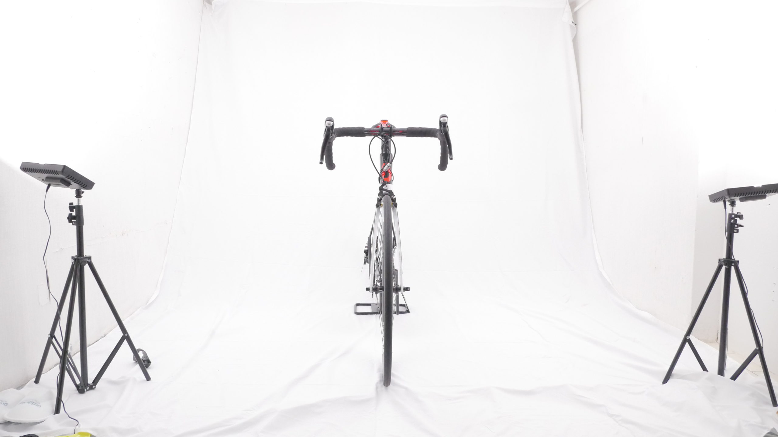 Road Bike Scott Foil RC 30 Shimano 105 Noir / Blanc