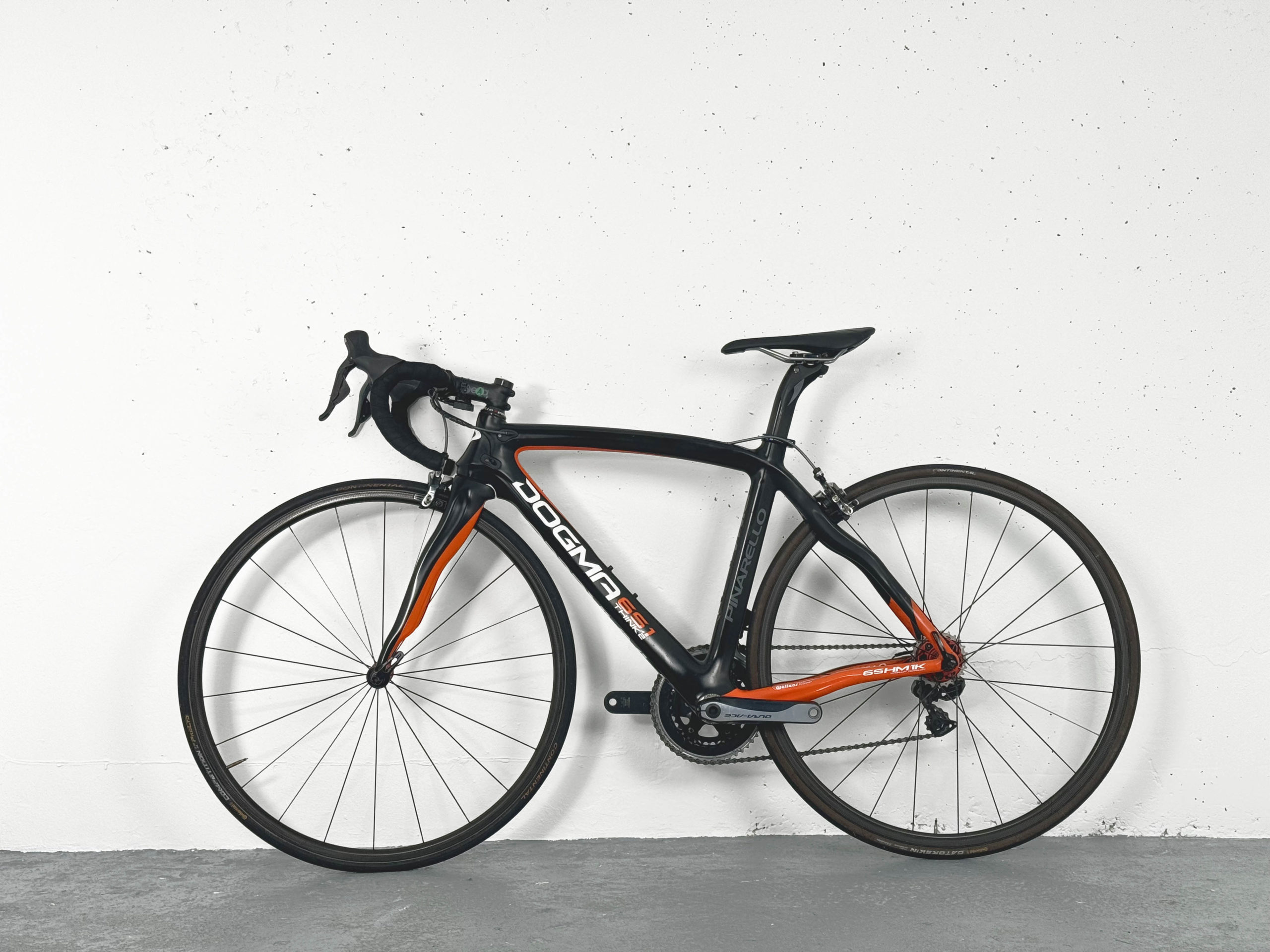 Road Bike Pinarello Dogma 65.1 Shimano Dura-Ace Di2 / Roues Vision Team 35 Noir / Orange