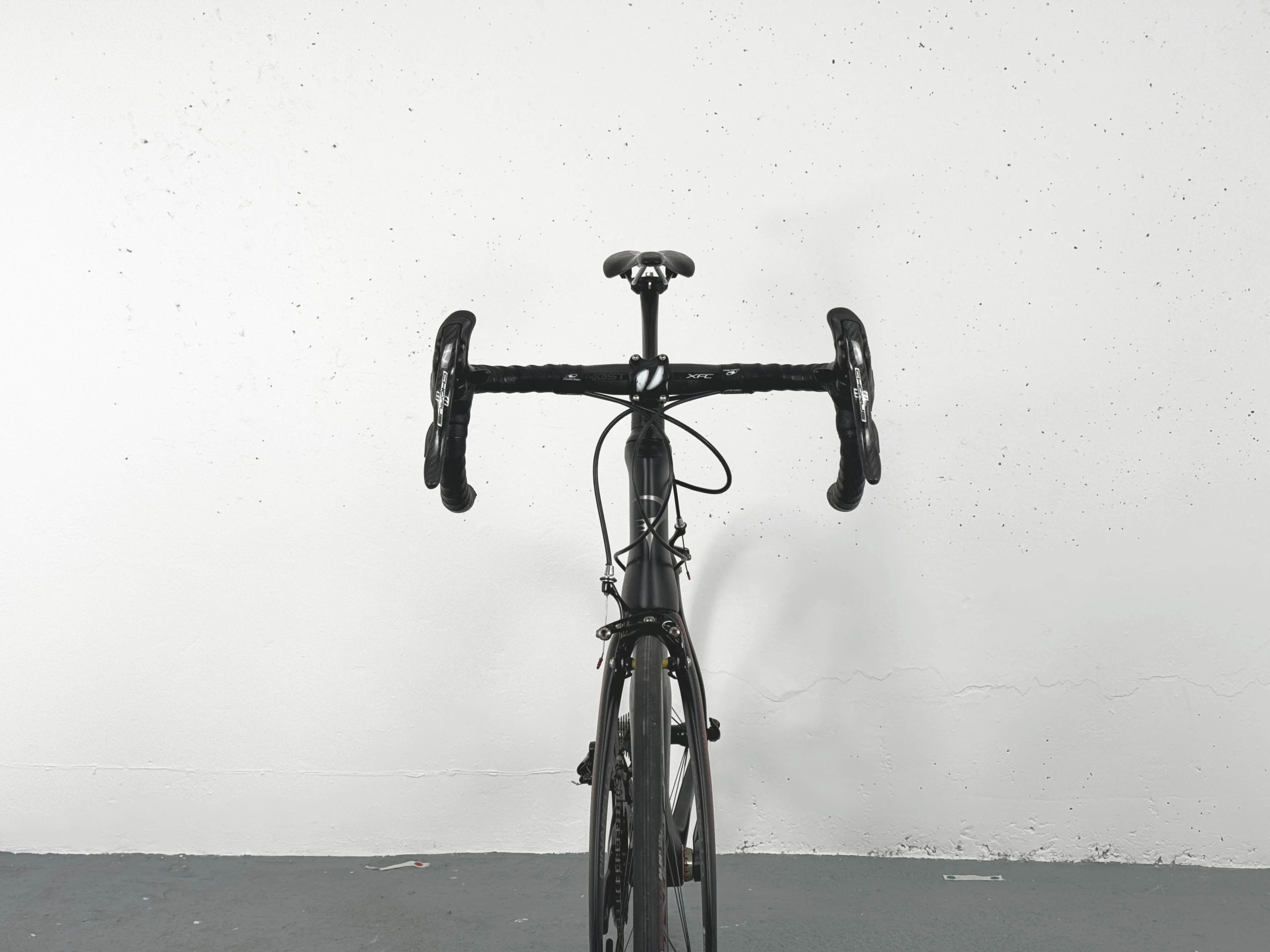 Road Bike Pinarello Dogma F10 Campagnolo Chorus/ Roues Campagnolo Bora One 35 Tubular Noir / Rouge