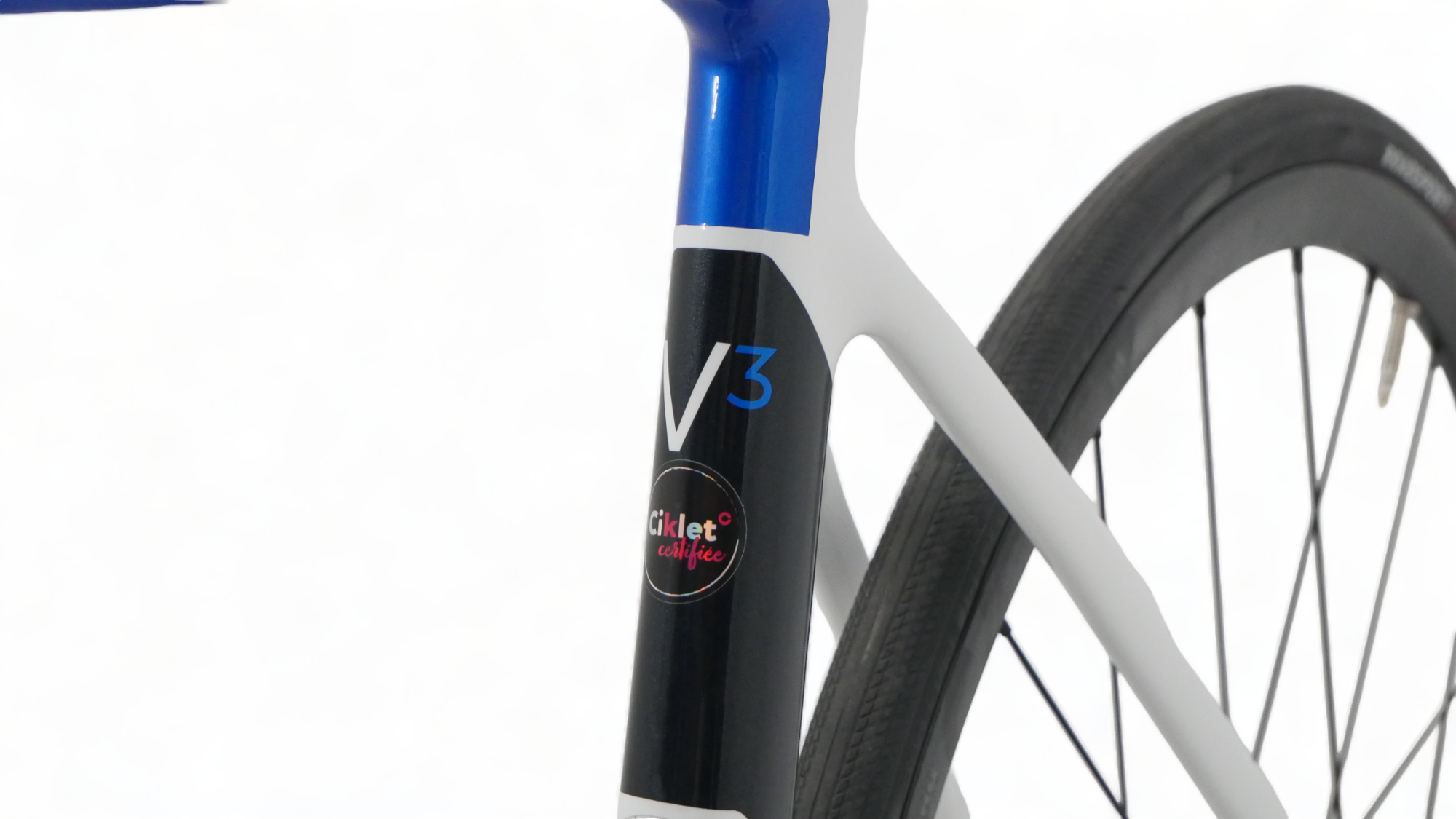 Road Bike Colnago V3 52s Sram Rival eTap AXS / Roues Fulcrum Racing 600 Disc Noir / Bleu / Blanc