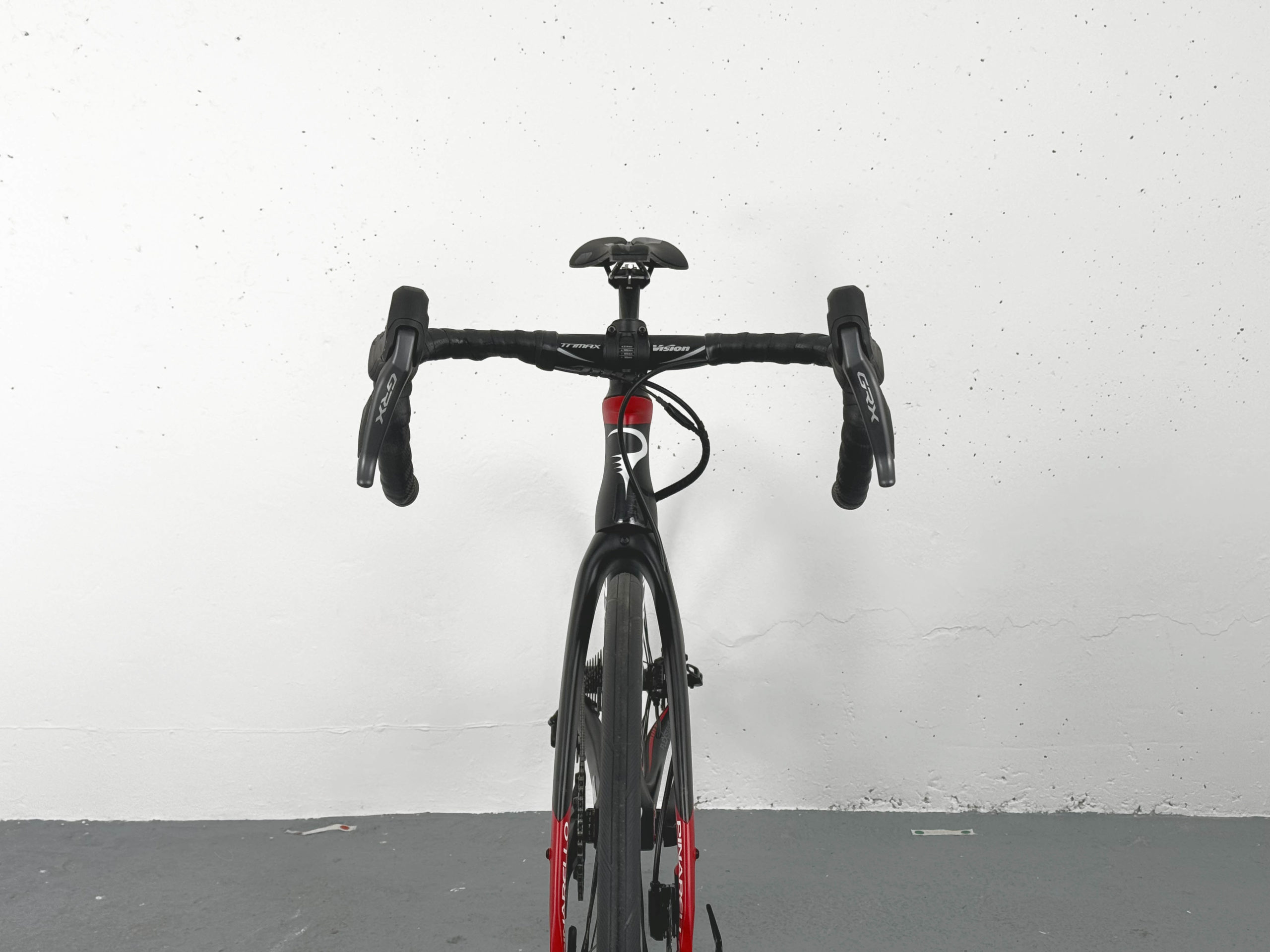 Road Bike Pinarello Gan GRS T900 Shimano GRX di2 / Roues Syncros RP 2.0 Disc Noir / Rouge