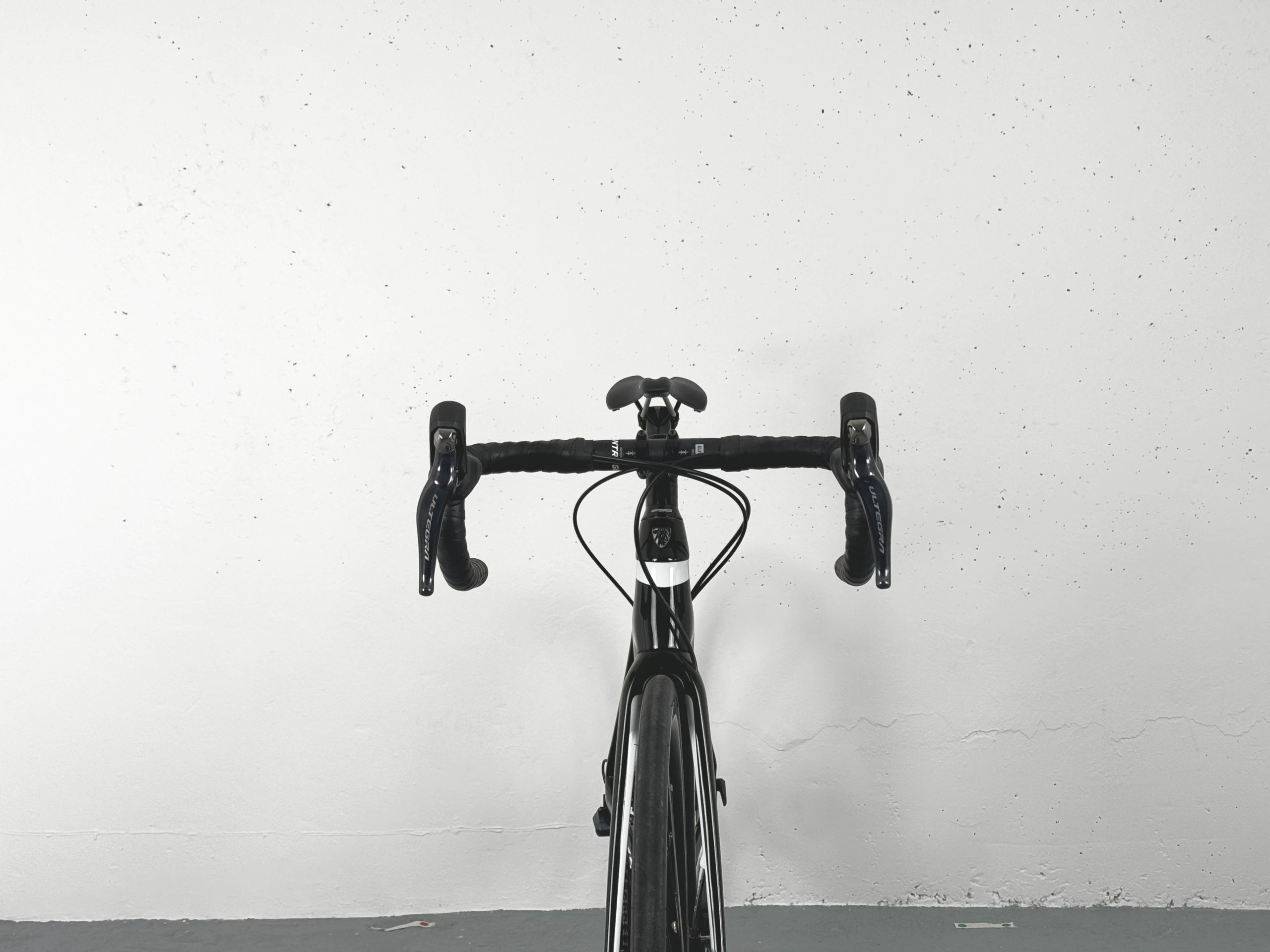 Road Bike Trek Emonda SL6 Shimano Ultegra / Roues Bontrager Afinity TLR Disc Noir / Blanc