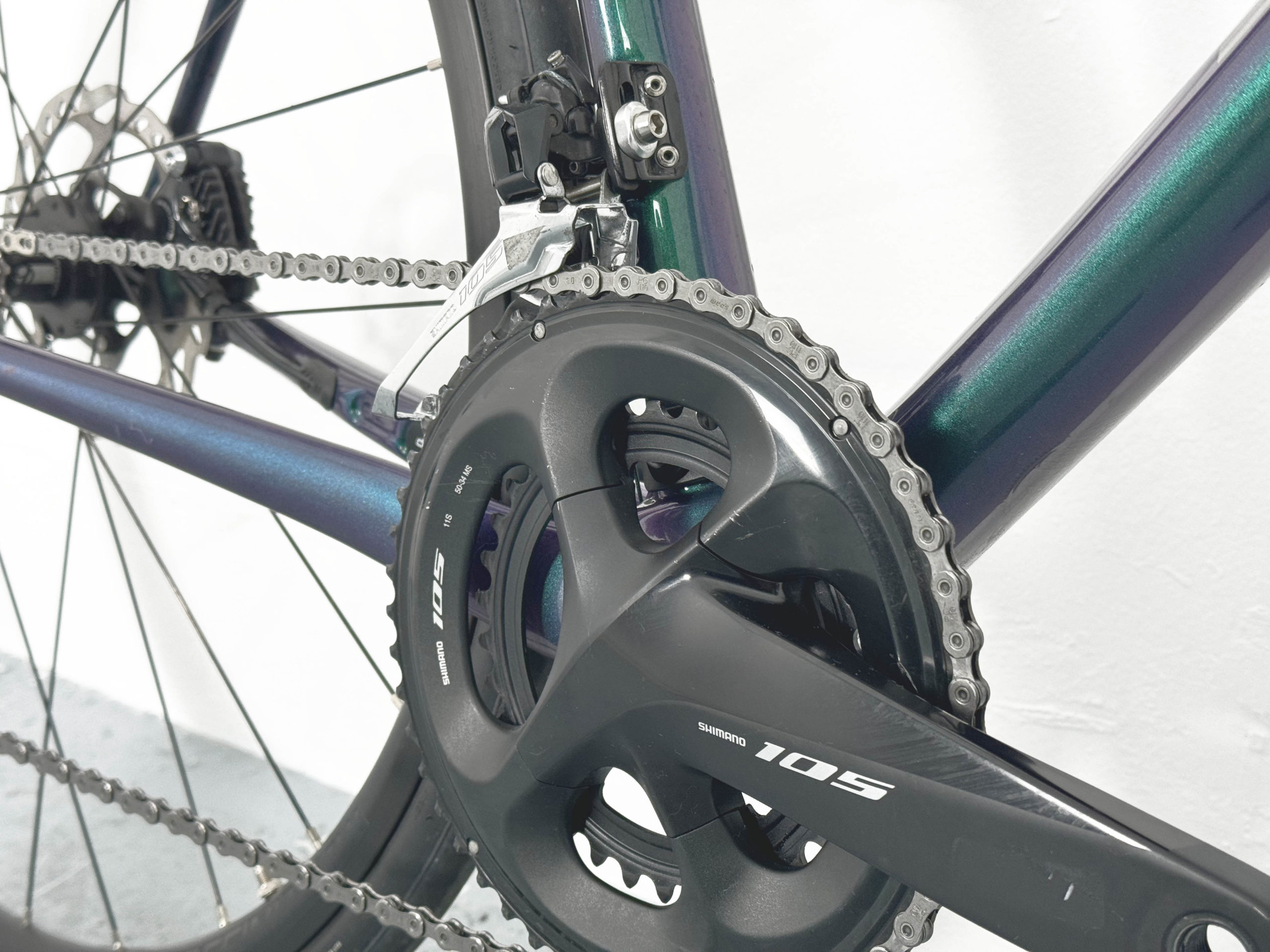 Road Bike Trek Emonda SL5 Shimano 105 / Roues Bontrager Affinity SLR disc Vert / Violet