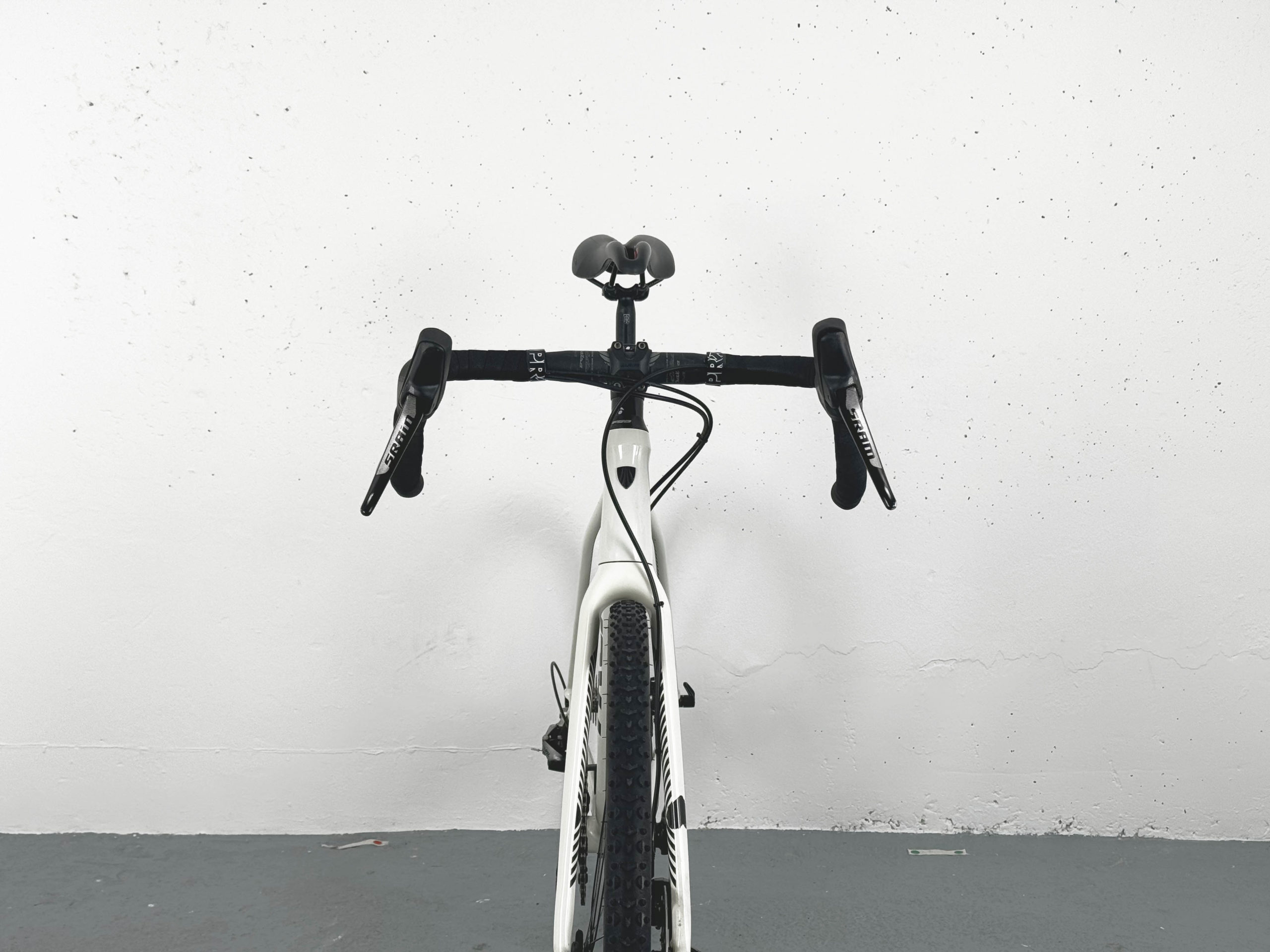 Vélo de gravel Trek Crockett Sram Rival / Roues Bontrager Paradigm Comp 25 Beige / White