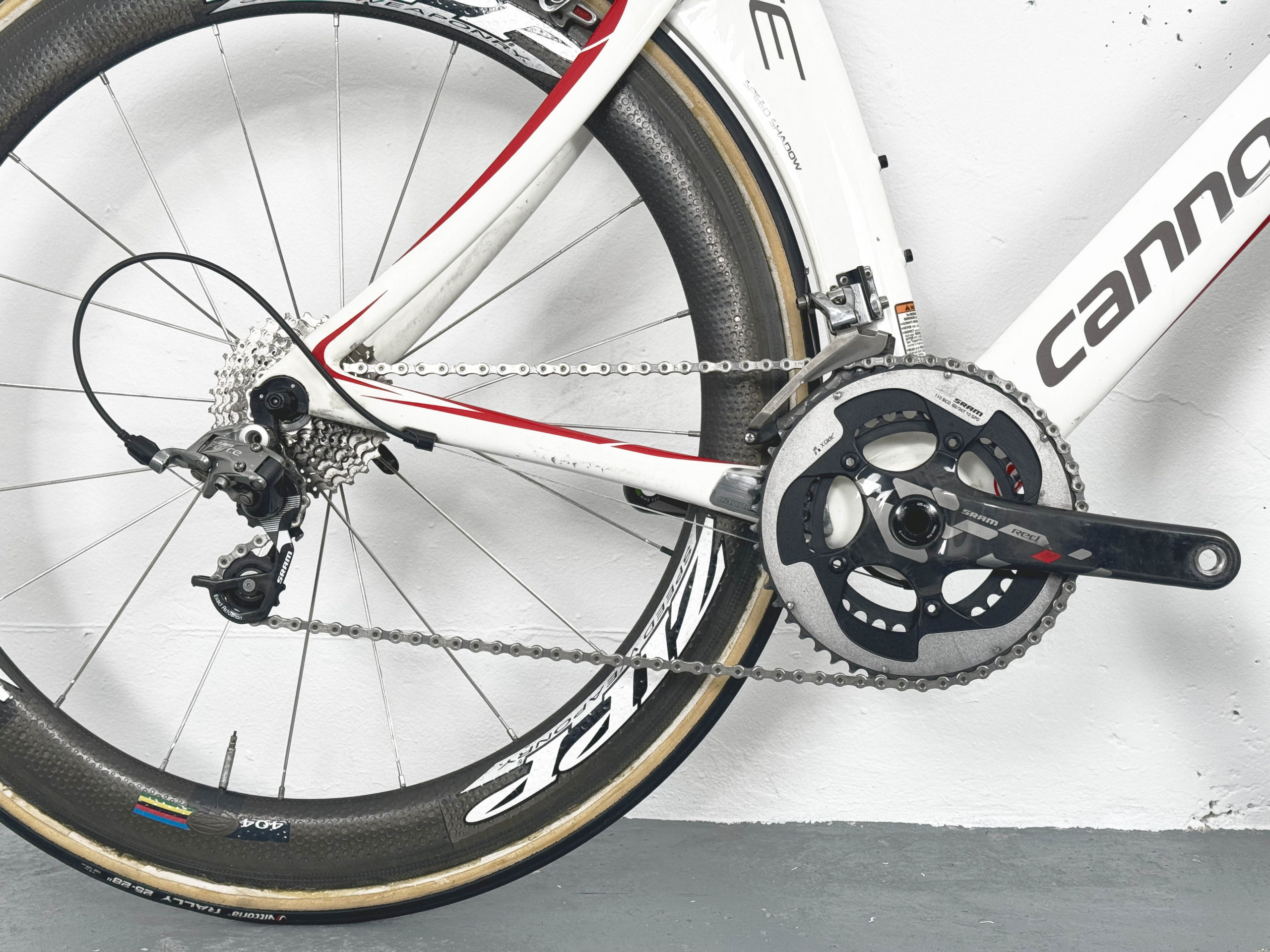 Vélo de route Cannondale Slice Sram Red-Force/ Roues Zipp 404 Firecrest Tubular Red / White