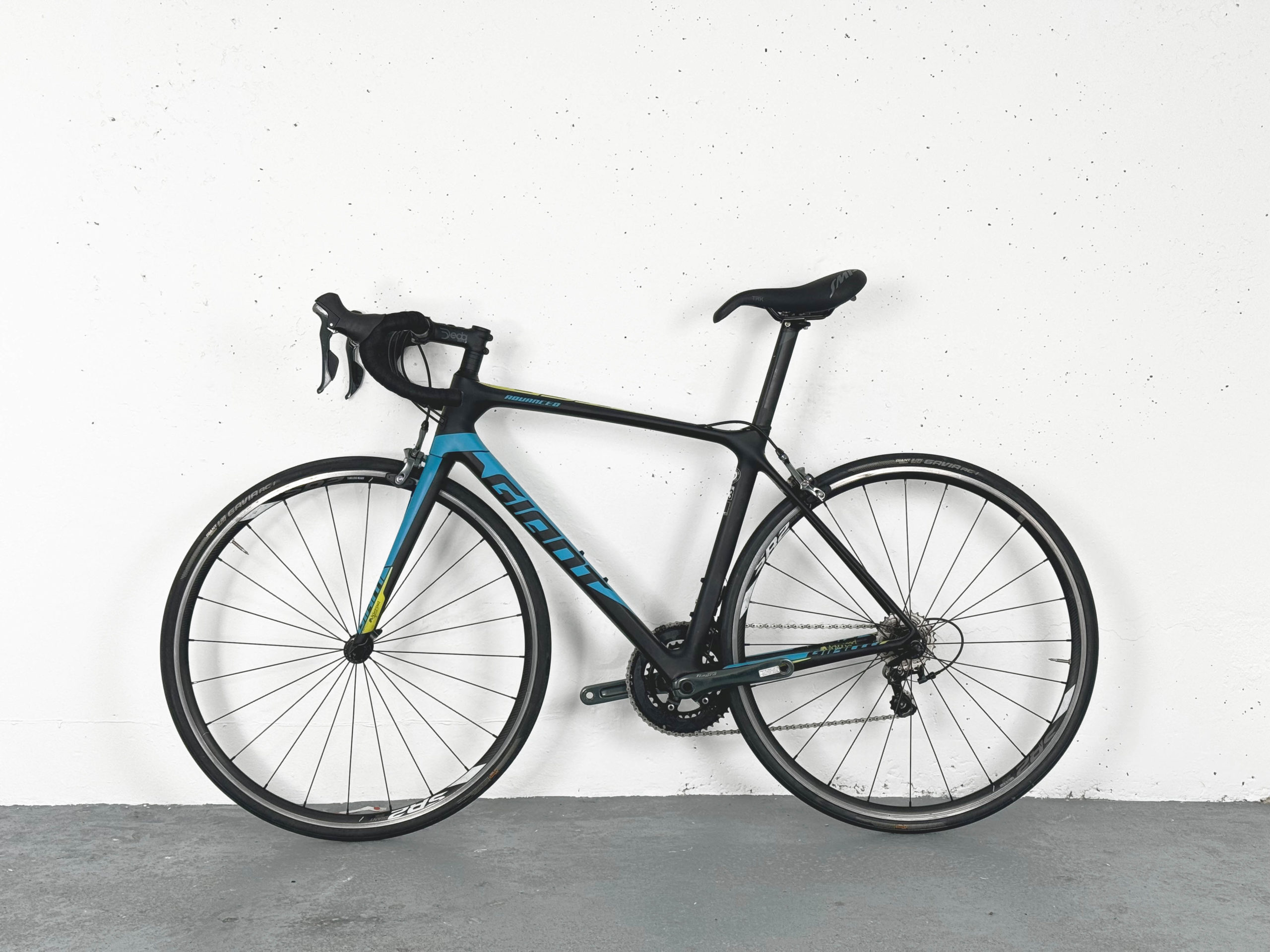 Road Bike Giant TCR Advanced 3 Shimano Tiagra / Roues Giant SR2 Noir / Bleu / Jaune