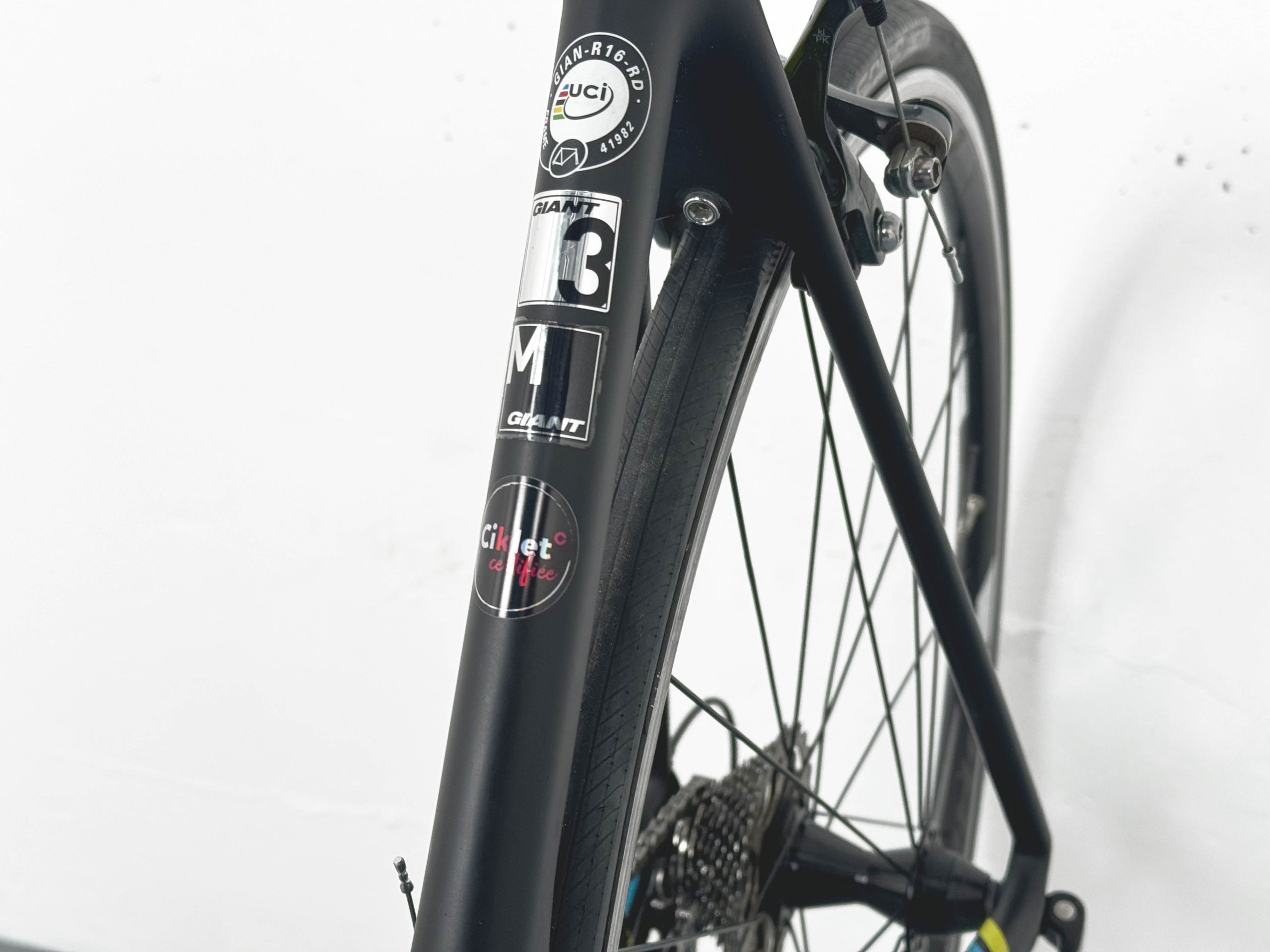 Road Bike Giant TCR Advanced 3 Shimano Tiagra / Roues Giant SR2 Noir / Bleu / Jaune