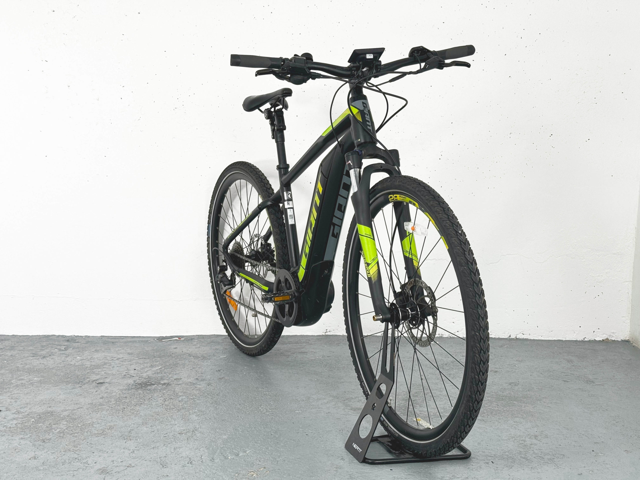 City Bike Vélo électrique Giant Explore E3 + GTS Noir / Vert